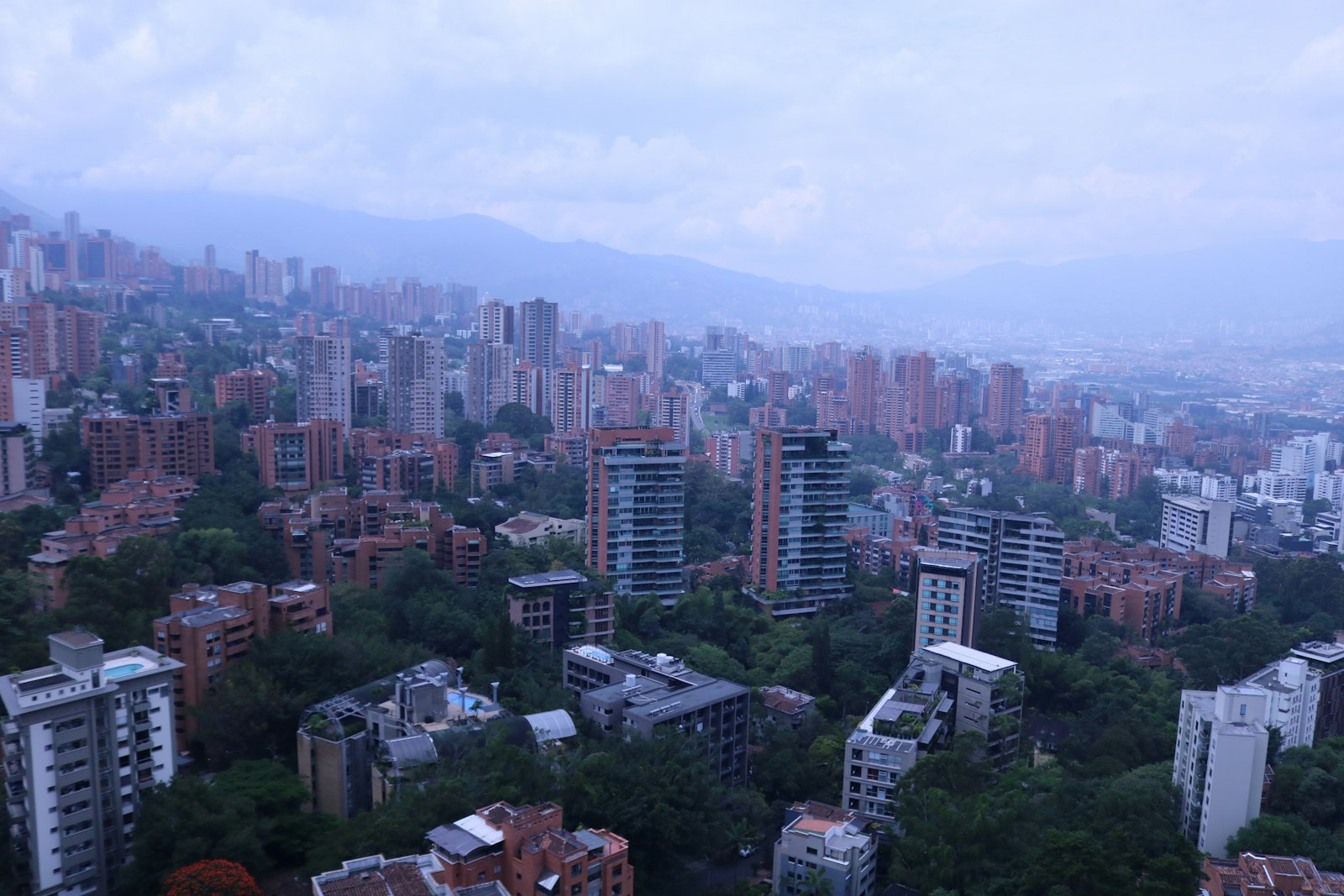 Startups de Medellín levantaron US$157 millones en 2025. Los US$400 millones que exhibe la ciudad no son solo de startups.
