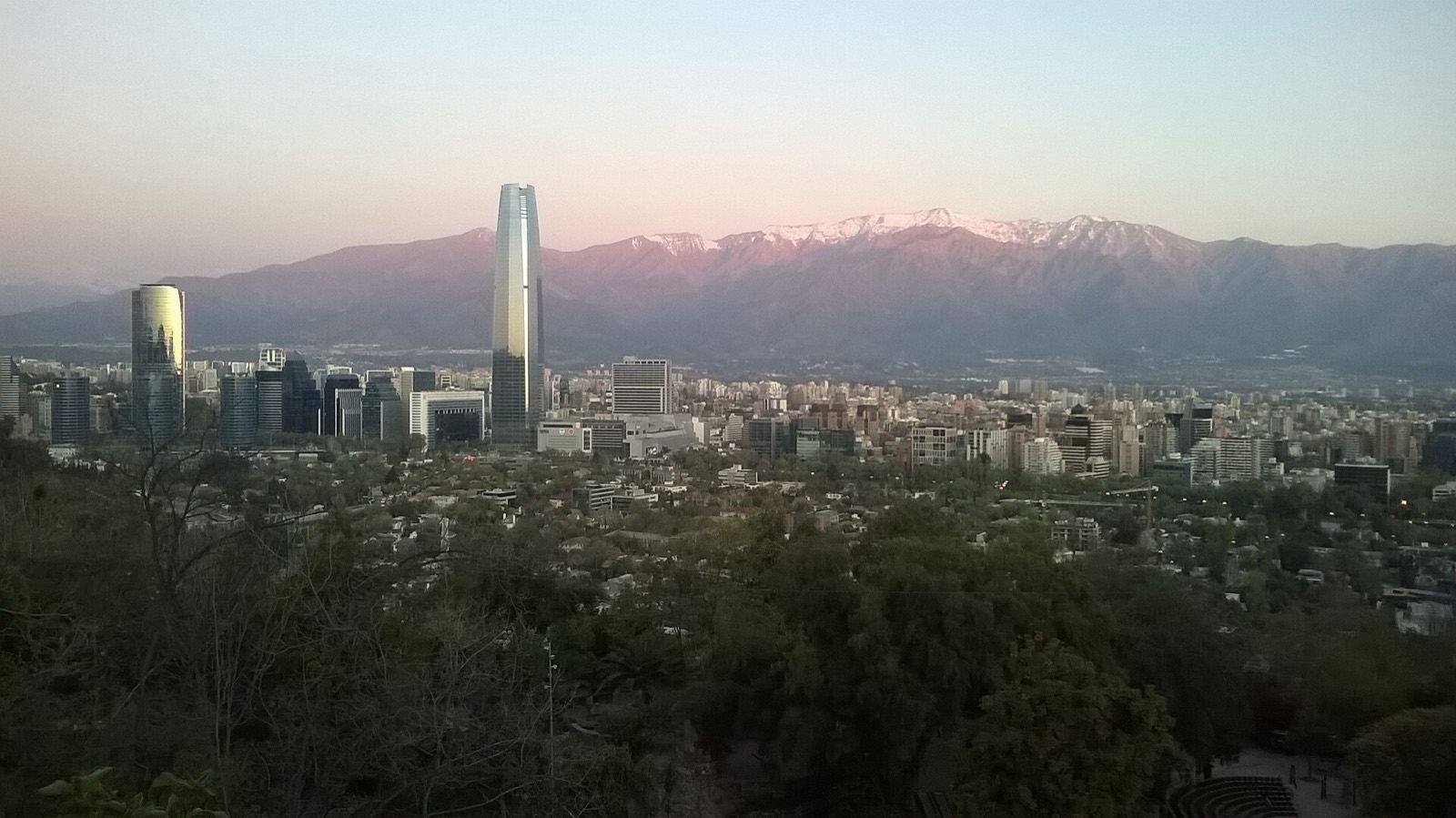 Chile reportó US$854 millones de capital de riesgo en 2025. Las tres cifras del reporte no se multiplican entre sí.